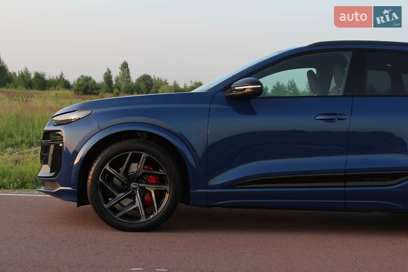 Внедорожник / Кроссовер Audi SQ6 e-tron 2024 в Киеве