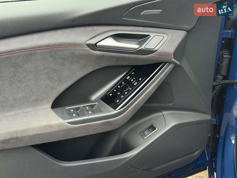 Позашляховик / Кросовер Audi SQ6 Sportback e-tron 2024 в Чернівцях