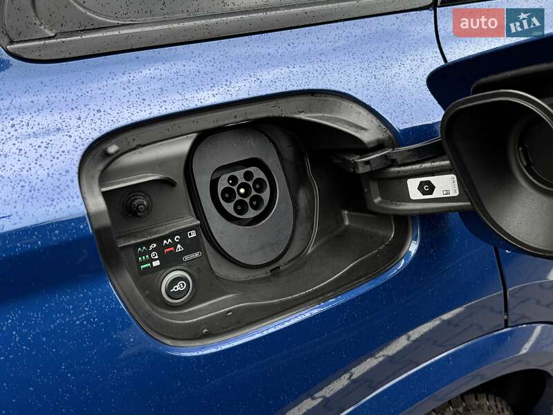 Позашляховик / Кросовер Audi SQ6 Sportback e-tron 2024 в Чернівцях