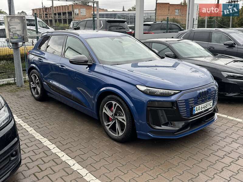 Позашляховик / Кросовер Audi SQ6 Sportback e-tron 2024 в Чернівцях
