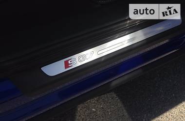 Внедорожник / Кроссовер Audi SQ7 2016 в 