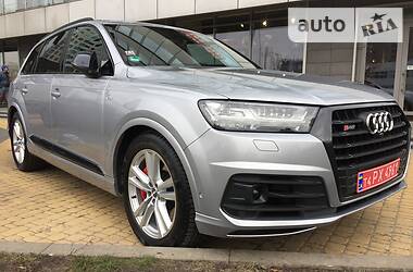 Внедорожник / Кроссовер Audi SQ7 2018 в Киеве