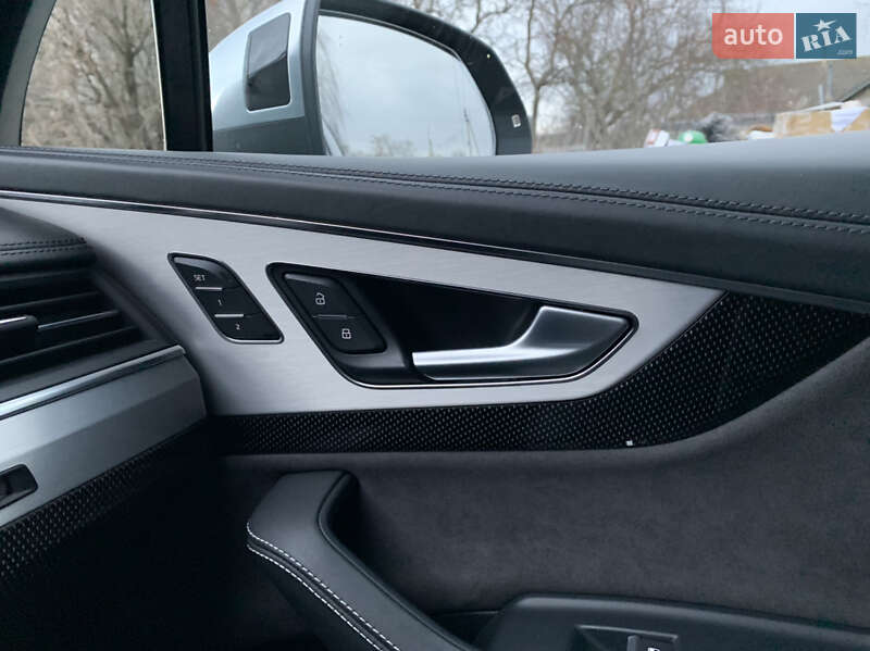 Внедорожник / Кроссовер Audi SQ7 2016 в Яготине фото 14 Внедорожник / Кроссовер Audi SQ7 2016 в Яготине