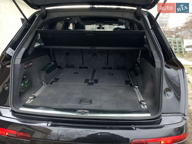 Внедорожник / Кроссовер Audi SQ7 2016 в Яготине фото 35 Внедорожник / Кроссовер Audi SQ7 2016 в Яготине