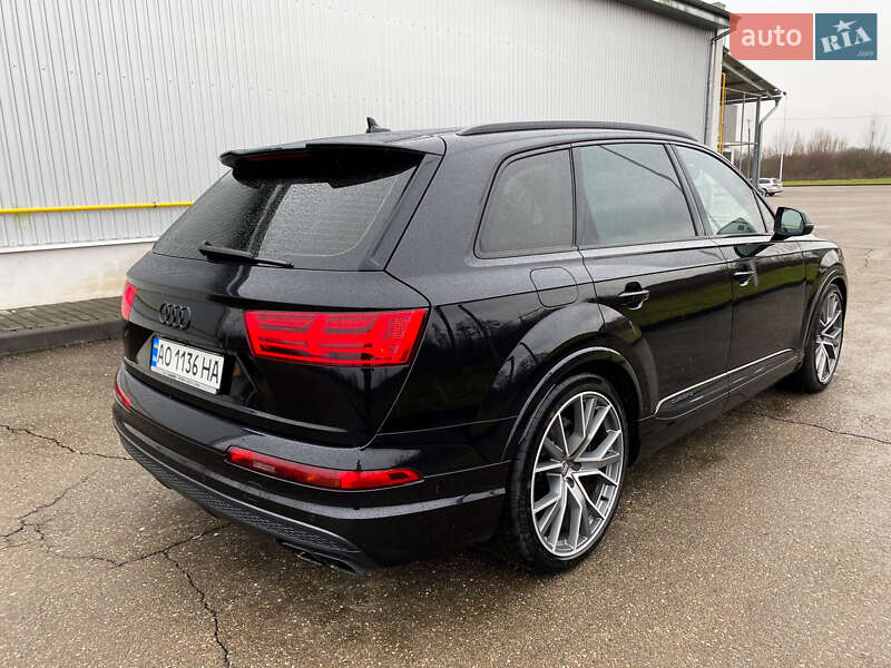 Позашляховик / Кросовер Audi SQ7 2017 в Виноградові