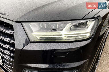 Позашляховик / Кросовер Audi SQ7 2017 в 