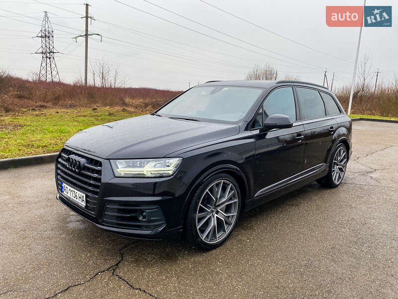 Позашляховик / Кросовер Audi SQ7 2017 в 