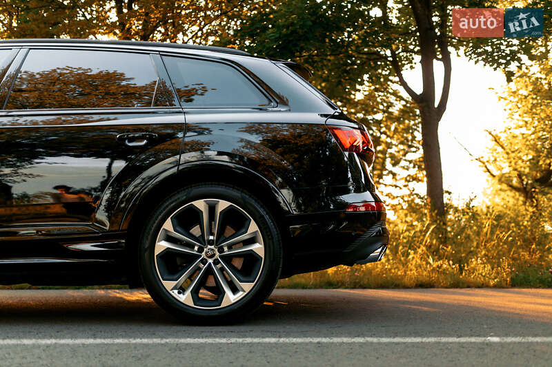 Внедорожник / Кроссовер Audi SQ7 2021 в Львове
