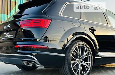 Позашляховик / Кросовер Audi SQ7 2017 в Мукачевому