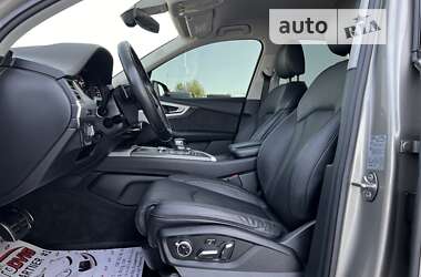 Внедорожник / Кроссовер Audi SQ7 2016 в 