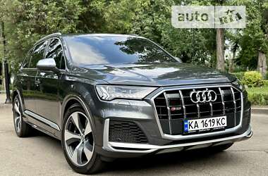 Внедорожник / Кроссовер Audi SQ7 2021 в 