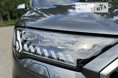 Внедорожник / Кроссовер Audi SQ7 2021 в 
