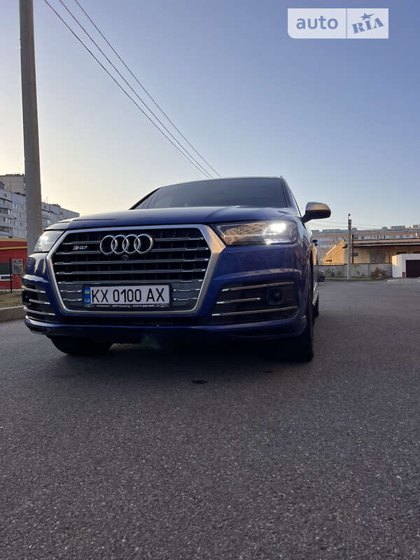 Позашляховик / Кросовер Audi SQ7 2017 в Києві