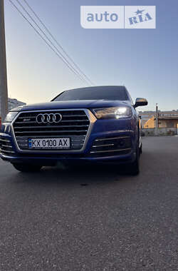 Внедорожник / Кроссовер Audi SQ7 2017 в 