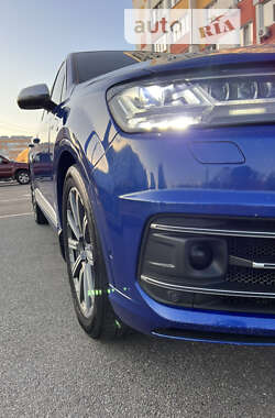 Внедорожник / Кроссовер Audi SQ7 2017 в 