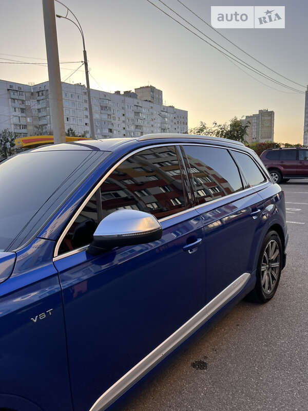 Позашляховик / Кросовер Audi SQ7 2017 в Києві
