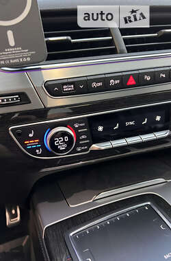 Внедорожник / Кроссовер Audi SQ7 2017 в 