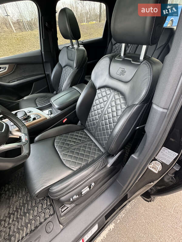 Внедорожник / Кроссовер Audi SQ7 2018 в Киеве