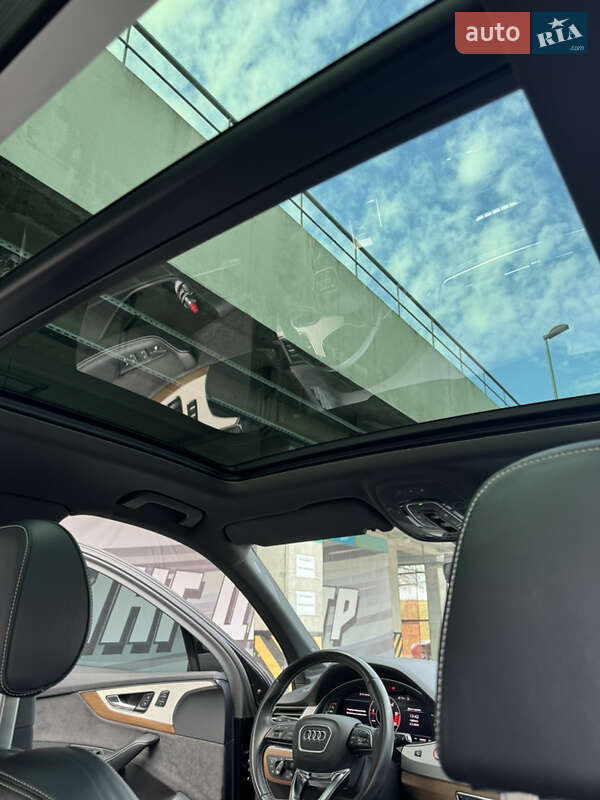 Внедорожник / Кроссовер Audi SQ7 2018 в Киеве