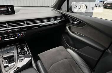 Внедорожник / Кроссовер Audi SQ7 2017 в 
