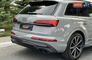 Внедорожник / Кроссовер Audi SQ7 2022 в 