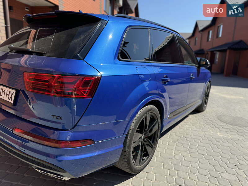 Внедорожник / Кроссовер Audi SQ7 2017 в Виннице