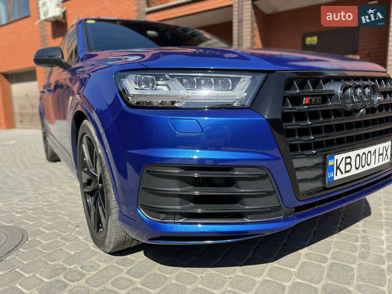 Внедорожник / Кроссовер Audi SQ7 2017 в Виннице