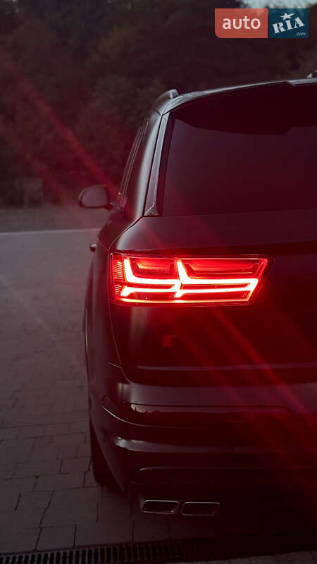 Внедорожник / Кроссовер Audi SQ7 2017 в Мукачево