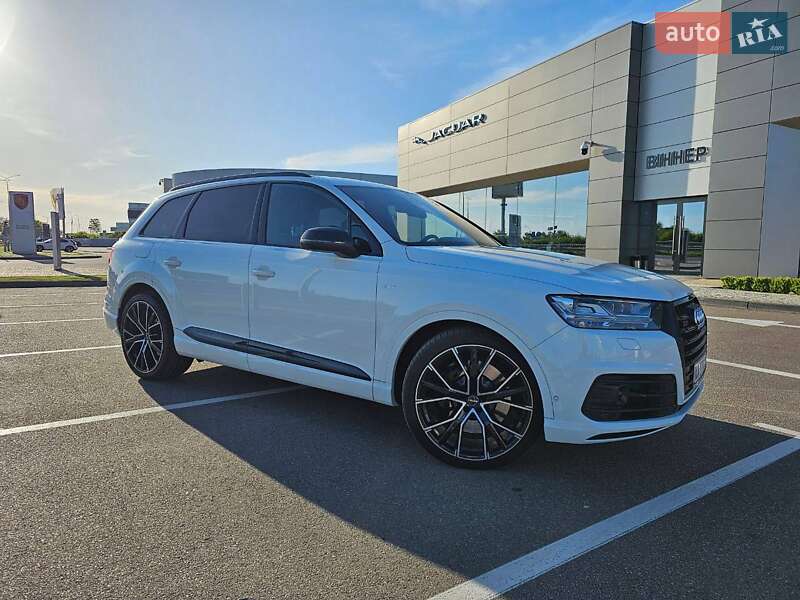 Внедорожник / Кроссовер Audi SQ7 2017 в Киеве