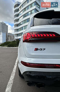 Внедорожник / Кроссовер Audi SQ7 2021 в 