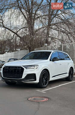 Внедорожник / Кроссовер Audi SQ7 2021 в 
