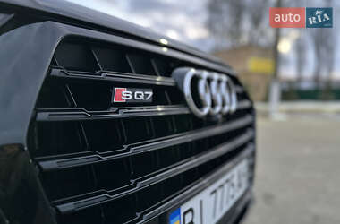 Внедорожник / Кроссовер Audi SQ7 2017 в 