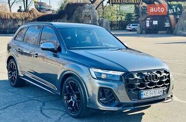 Внедорожник / Кроссовер Audi SQ7 2024 в 