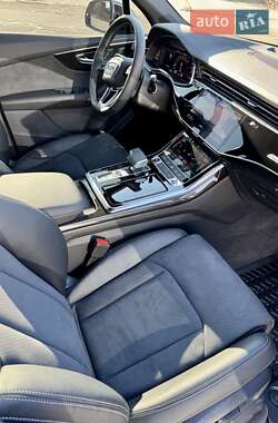 Внедорожник / Кроссовер Audi SQ7 2024 в 