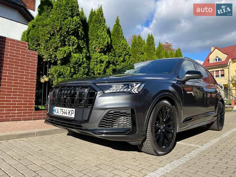 Внедорожник / Кроссовер Audi SQ7 2021 в Киеве