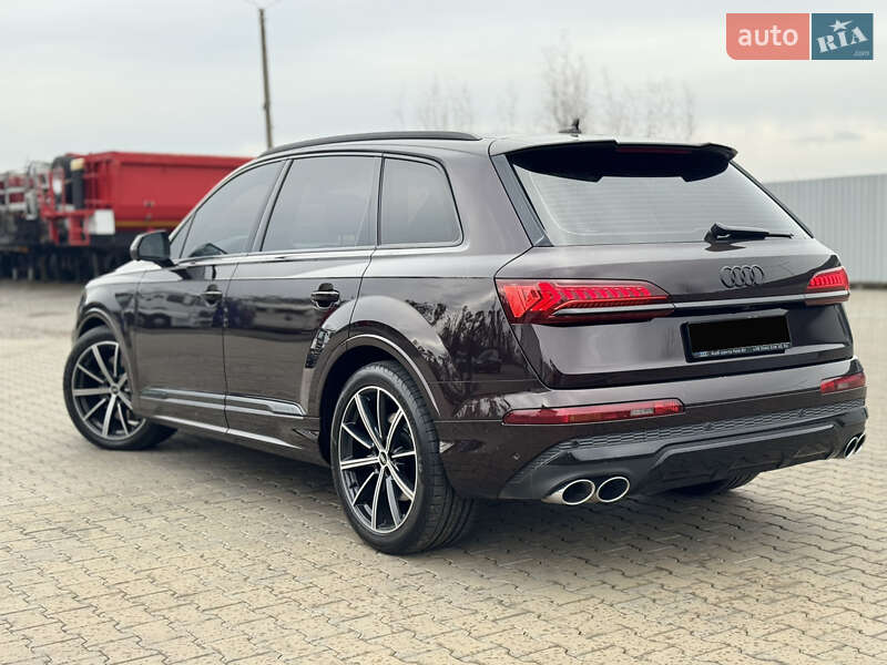 Внедорожник / Кроссовер Audi SQ7 2021 в 