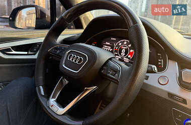 Позашляховик / Кросовер Audi SQ7 2018 в Києві