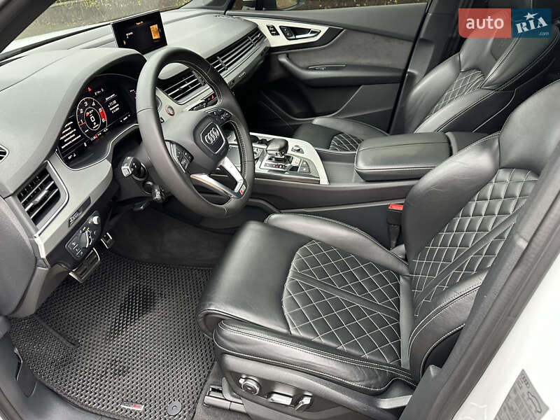 Внедорожник / Кроссовер Audi SQ7 2018 в Одессе