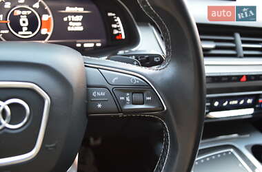 Внедорожник / Кроссовер Audi SQ7 2018 в 