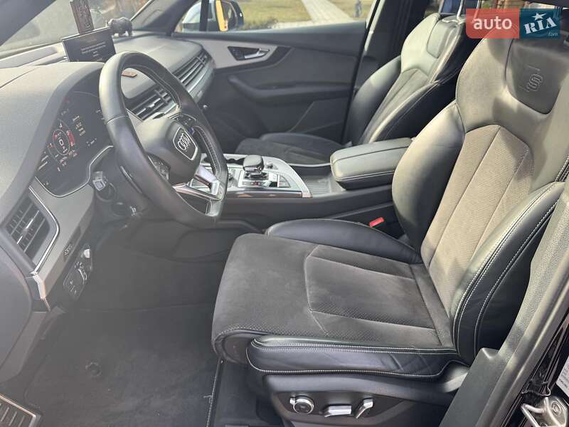 Внедорожник / Кроссовер Audi SQ7 2018 в Киеве