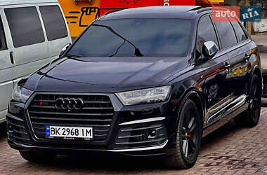 Внедорожник / Кроссовер Audi SQ7 2017 в Ровно