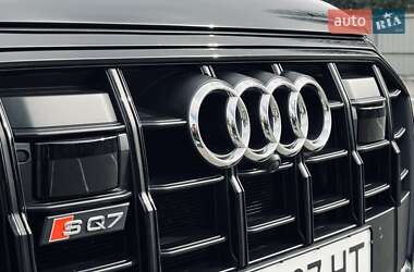 Внедорожник / Кроссовер Audi SQ7 2020 в 