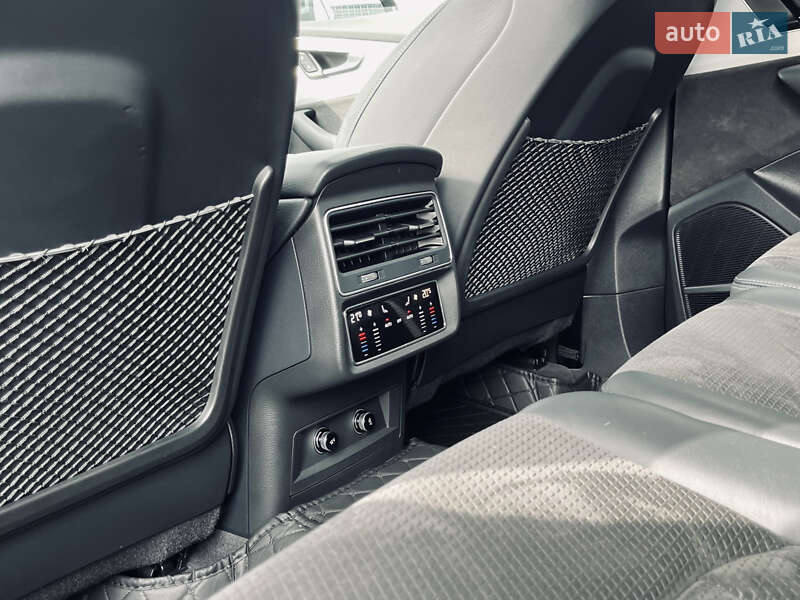 Позашляховик / Кросовер Audi SQ7 2020 в Луцьку