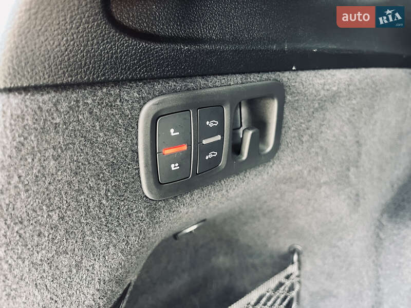 Позашляховик / Кросовер Audi SQ7 2020 в Луцьку