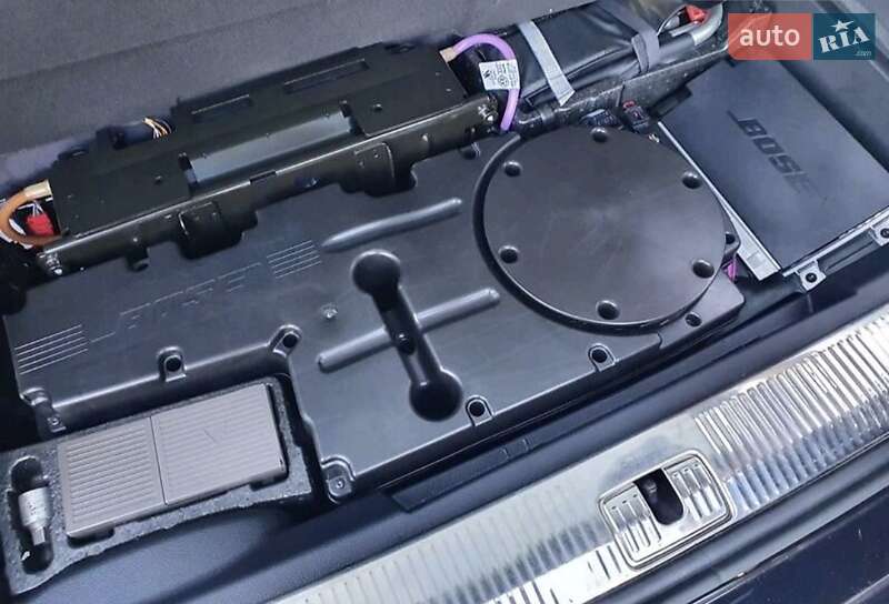 Внедорожник / Кроссовер Audi SQ7 2016 в Карловке