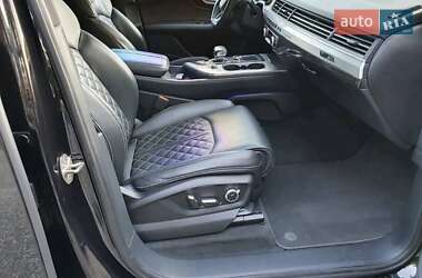 Внедорожник / Кроссовер Audi SQ7 2016 в 