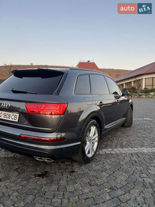 Внедорожник / Кроссовер Audi SQ7 2019 в Берегово