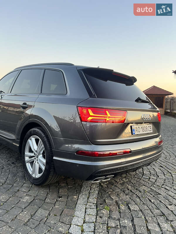 Внедорожник / Кроссовер Audi SQ7 2019 в Берегово
