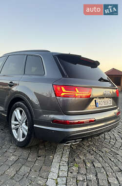 Внедорожник / Кроссовер Audi SQ7 2019 в 