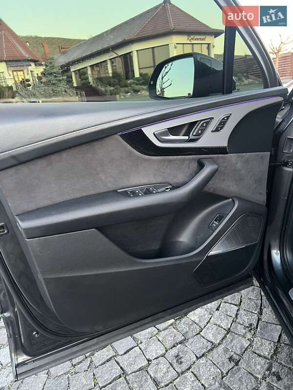 Внедорожник / Кроссовер Audi SQ7 2019 в Берегово